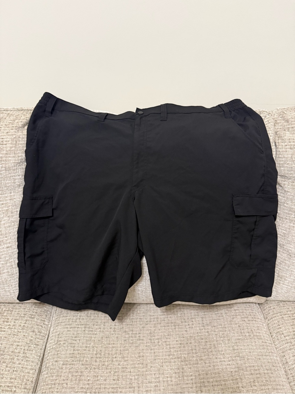 Lee Men's Black Flat-Front Cargo Shorts